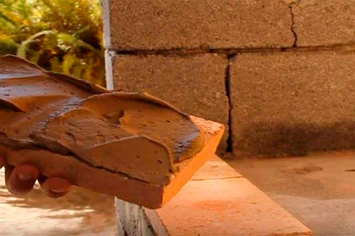 cómo-instalar-ladrillo-refractario